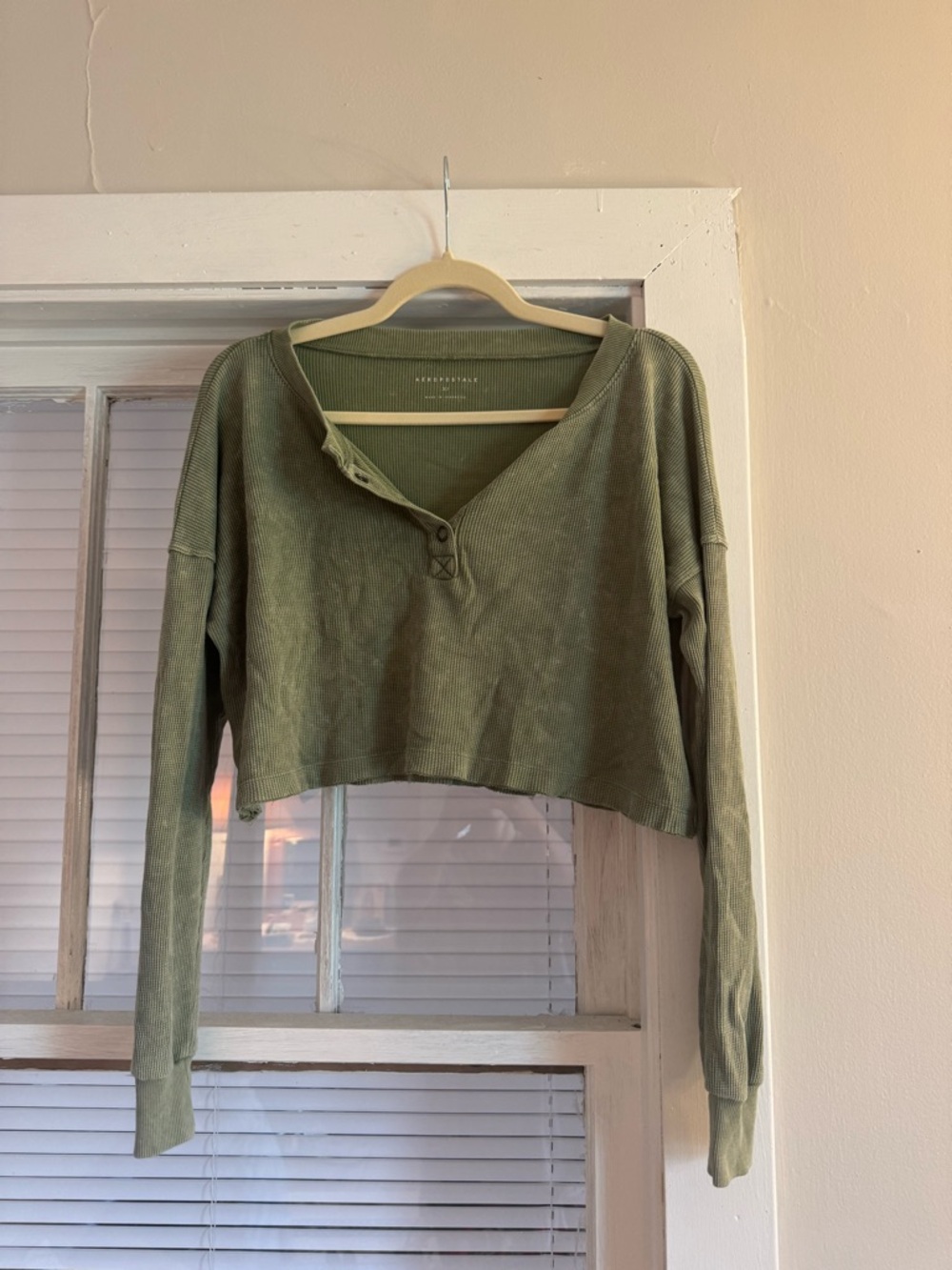 Aeropostale Cropped Olive Green Long-Sleeve Henley Top